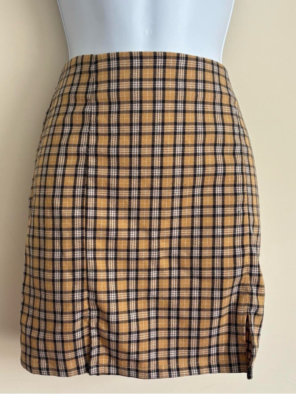 Aeropostale Plaid Mini Skirt in Yellow Black and White